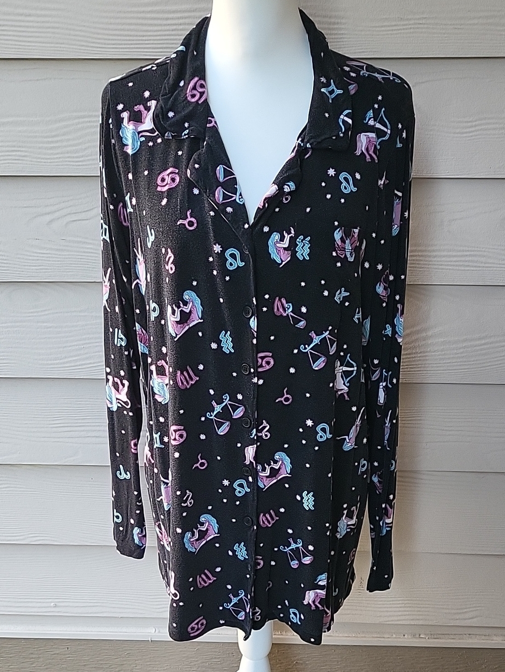 Torrid Zodiac Sleep Shirt Size 2X Black Celestial Button Front Pajama Top